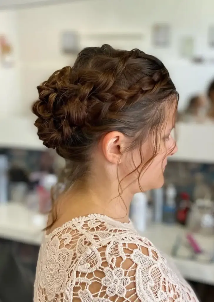 wunderschöne Hochzeitstorte von Sissi Beauty Friseur Referenz