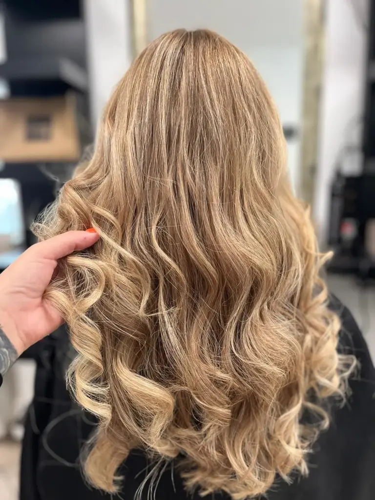 schöne haarige Frau Sissi Schönheit Friseur Referenz