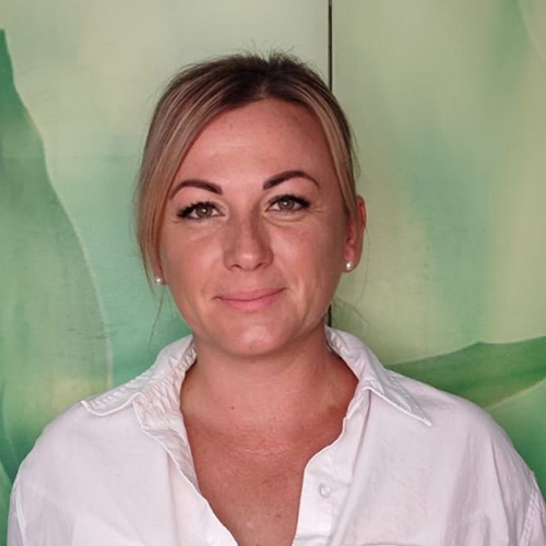 Dora Kosmetikerin Smink Artist Lashes Stylist Spezialistin für Make-up, Lashes, Augenbrauen- & Gesichtsbehandlungen